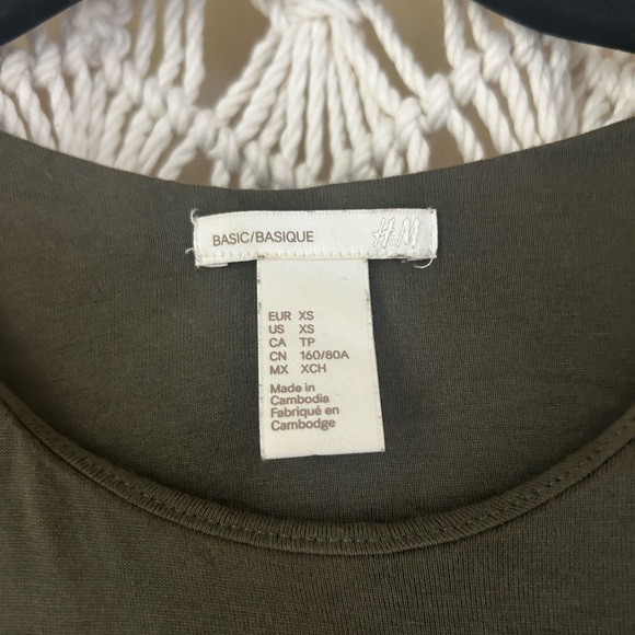 Like New stylish H & M army green size xs swing dress with pockets knee length - Picture 2 of 5